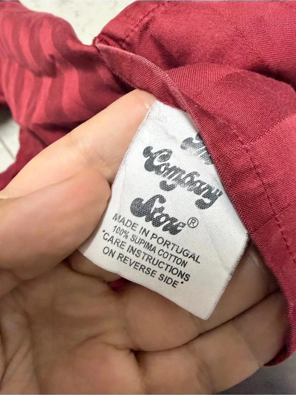 The Company Store burgundy pillowcases size standard